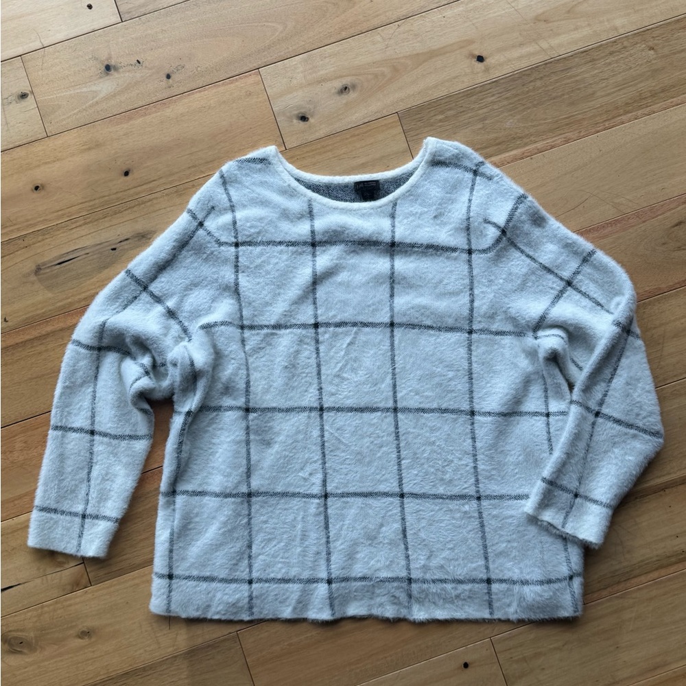 J. Jill Women's size XL petite Gray and White Plaid‎ Sweater